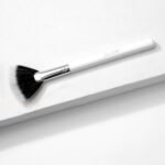 Fan Highlighter Brush - Image 2